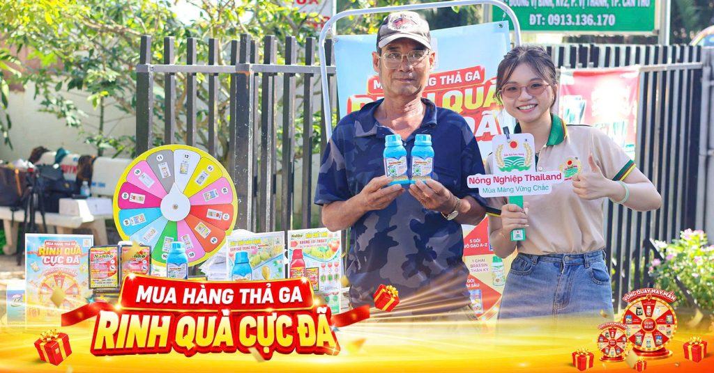 Niềm vui của nhà nông khi vừa chọn được giải pháp bảo vệ cây trồng hiệu quả, vừa trúng quà từ Vòng quay may mắn.