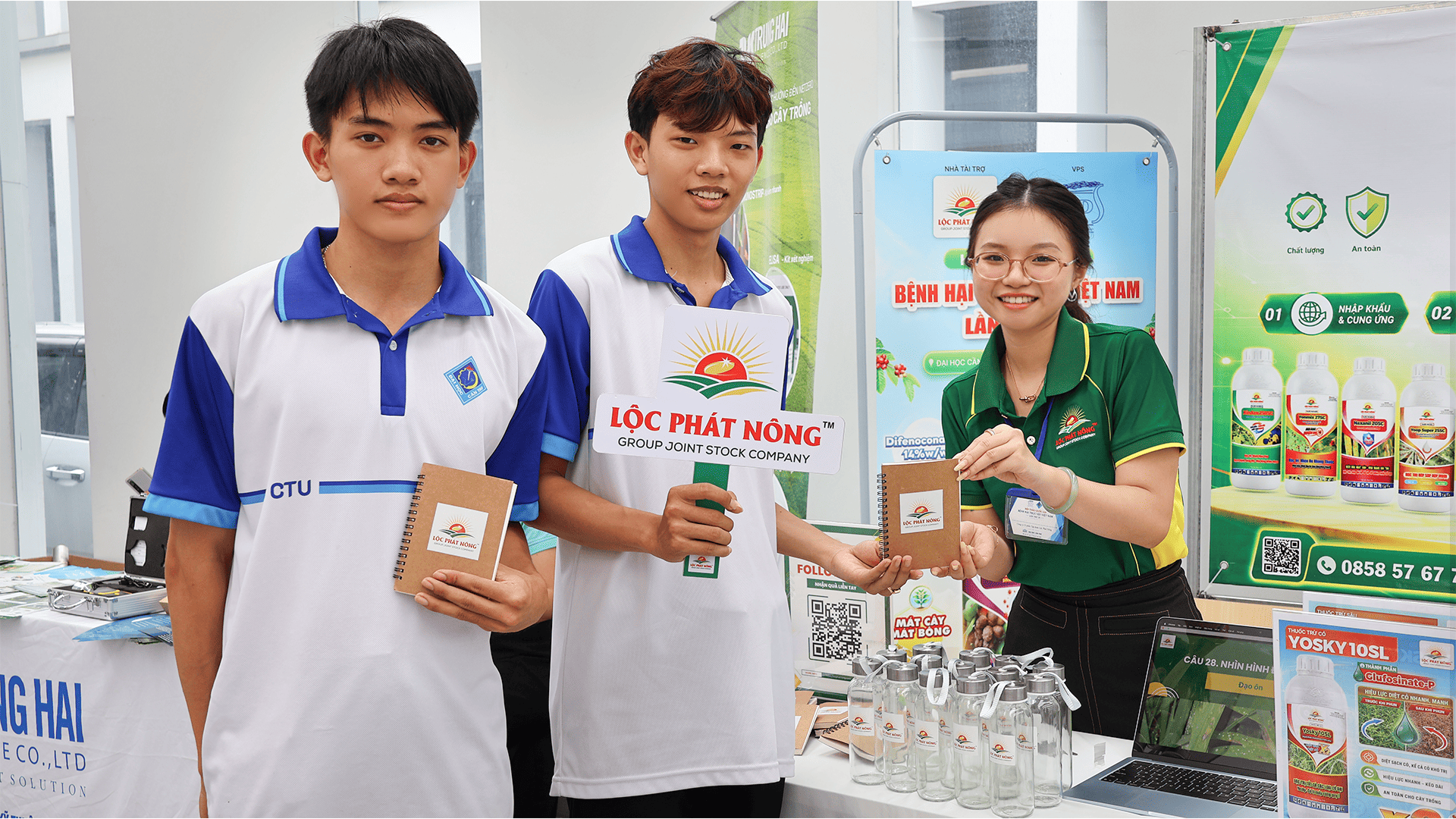 Sinh viên tại Đại học Cần Thơ nói chung và Trường Nông nghiệp nói riêng được trực tiếp tham quan, trải nghiệm